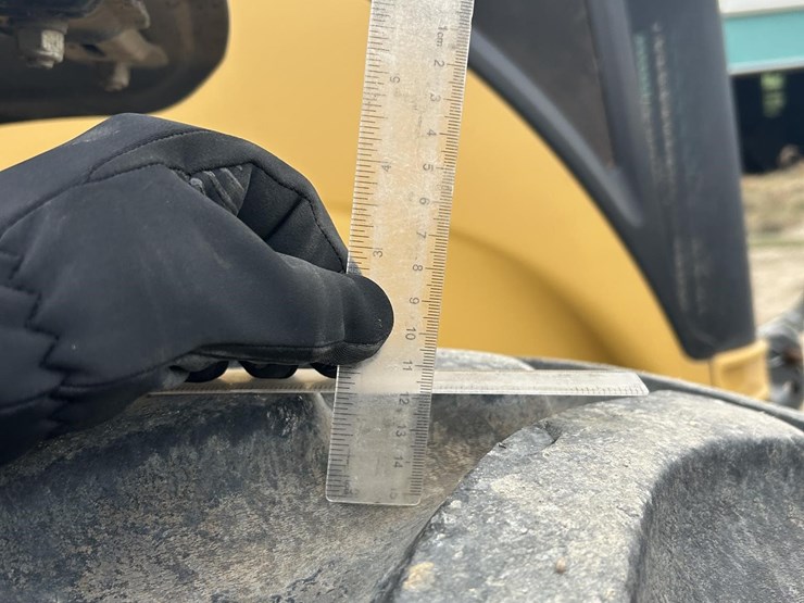 2014-challenger-mt585d-image-47