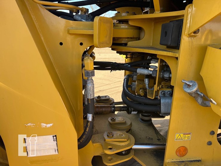 2021-caterpillar-926m-image-23