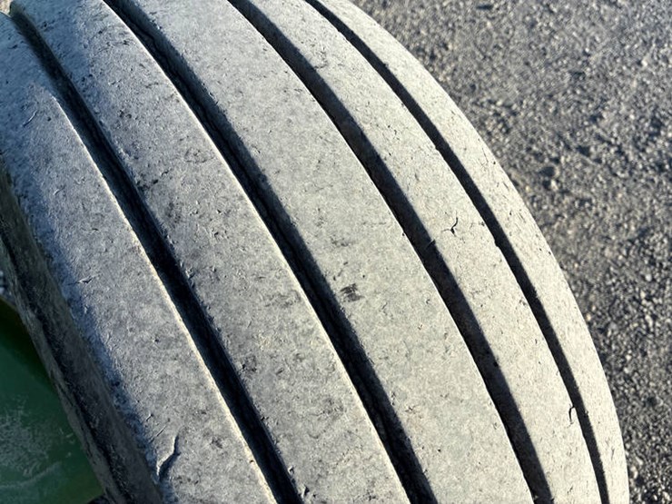 john-deere-2410-image-8