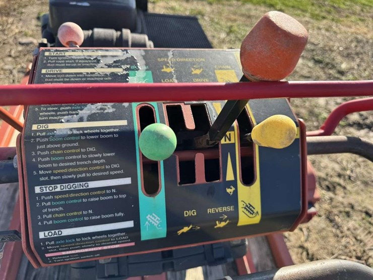 ditch-witch-1330-image-8