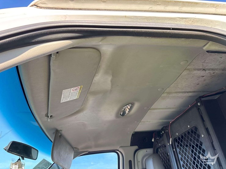 2011-ford-cargo-image-16