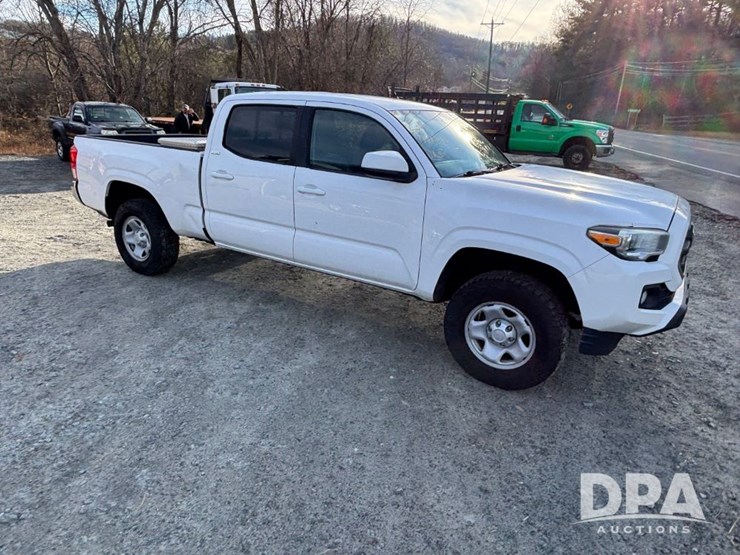 toyota-tacoma-image-2