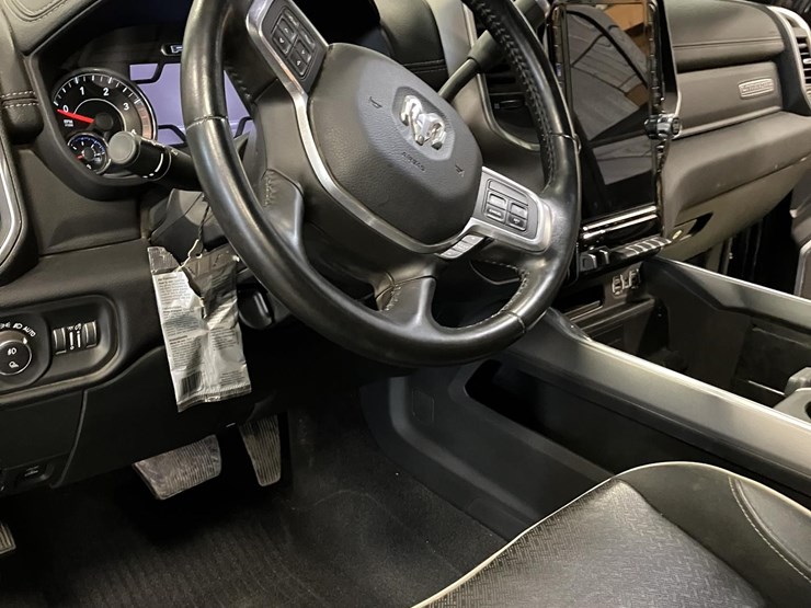 ram-2500-laramie-image-14