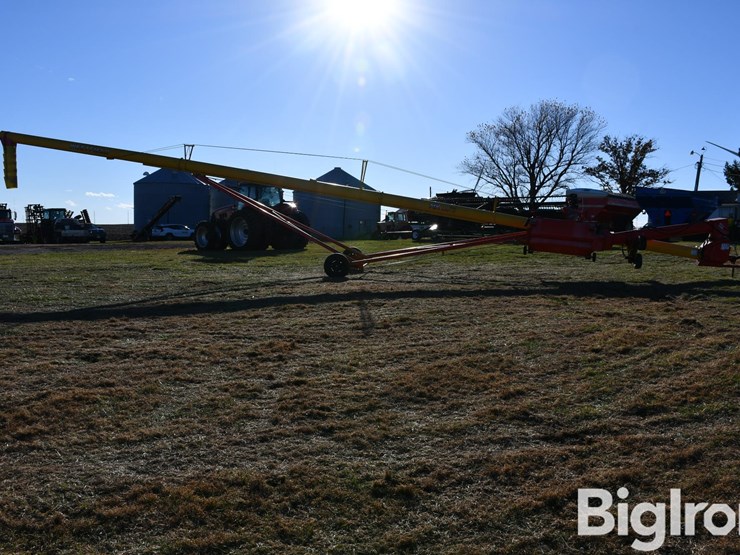 westfield-mk130-71-13"x71'-swing-away-auger-image-4