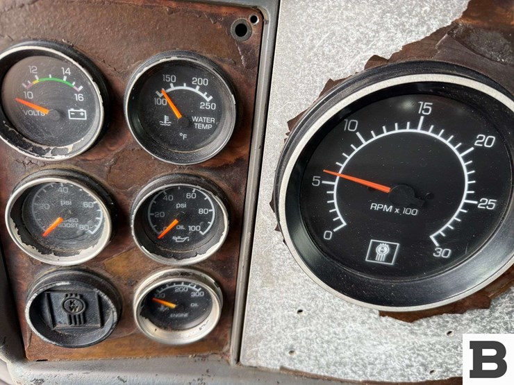 2004-kenworth-t800-image-68