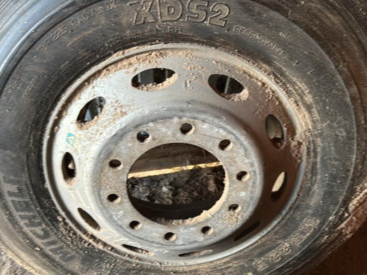 #144-•-contents-of-small-room*-image-3