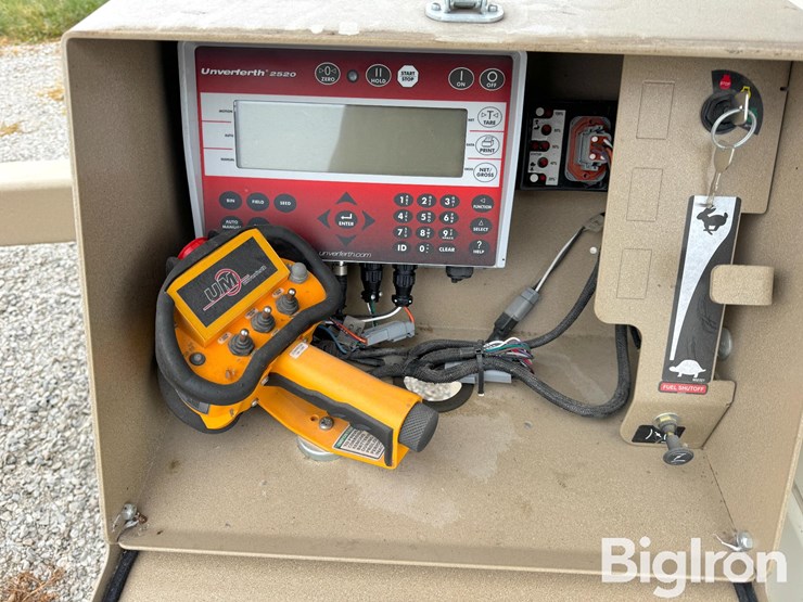 2023-unverferth-2755-seed-tender-image-12