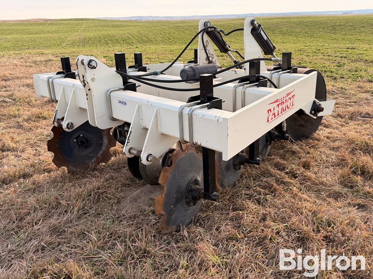 patriot-pivot-track-closer-image-1