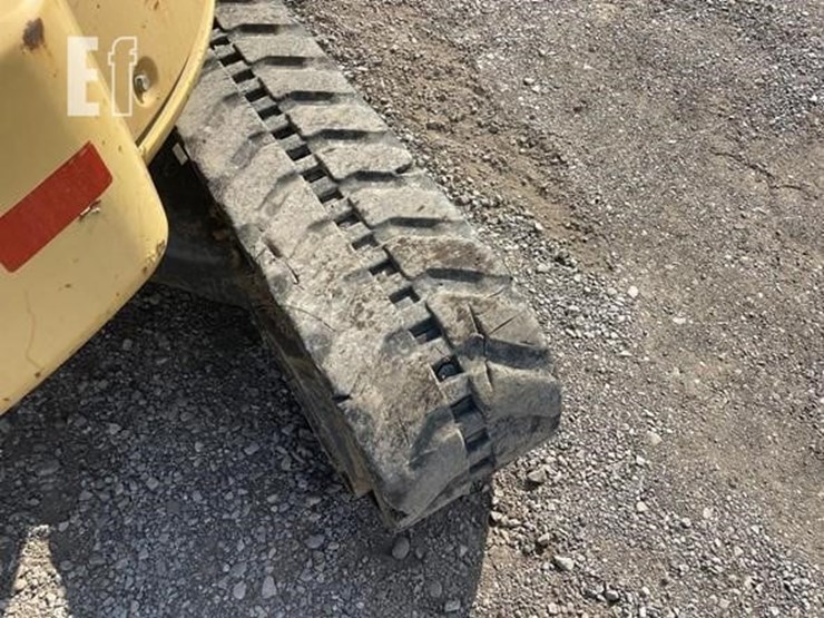 2012-deere-35d-image-12