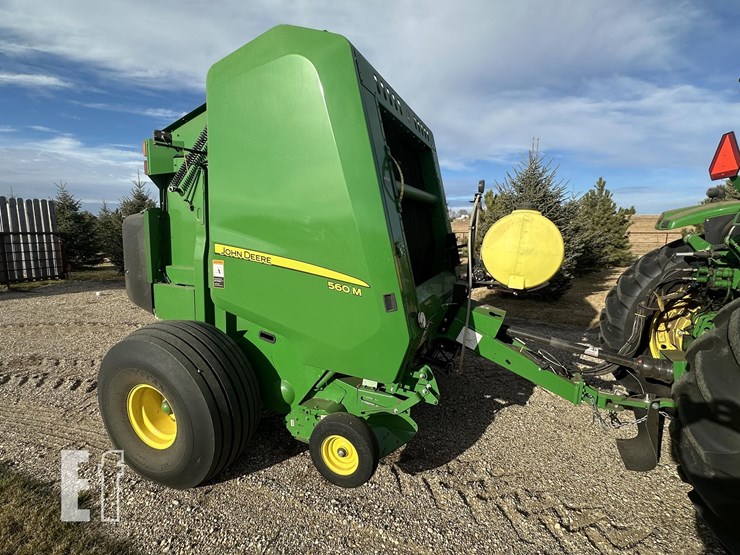 2018-john-deere-560m-image-1