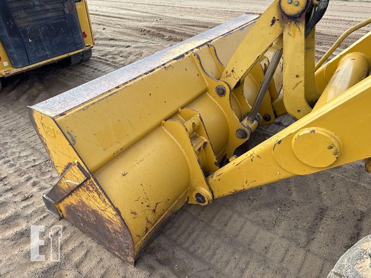 2004-caterpillar-416d-image-16