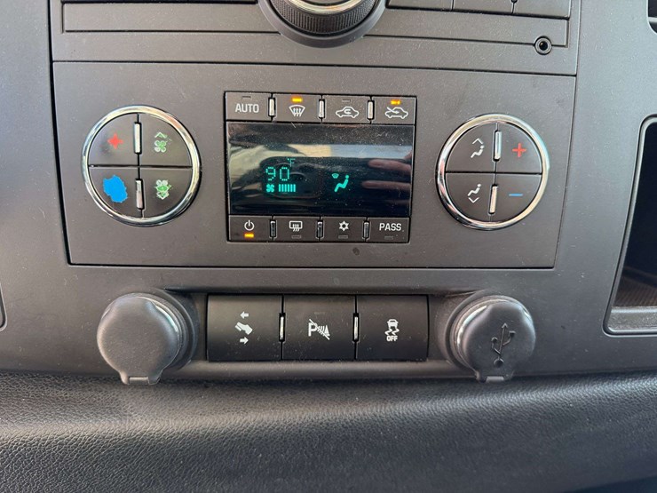 2013-chevrolet-silverado-1500-lt-image-43