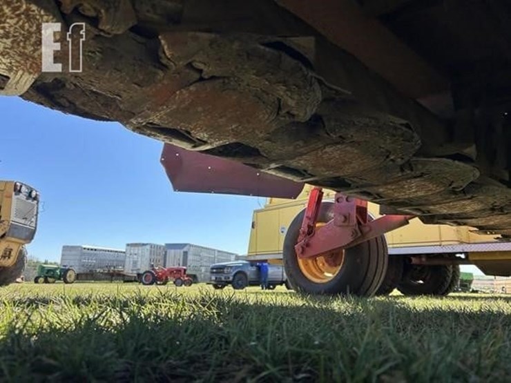 2014-new-holland-h7460-image-26