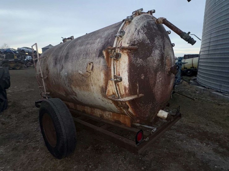 liquid-manure-vacuum-tank,-540-pto,-approx-1500-gal-image-3