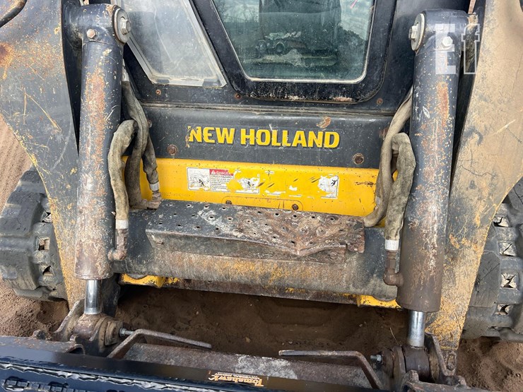 new-holland-c227-image-10