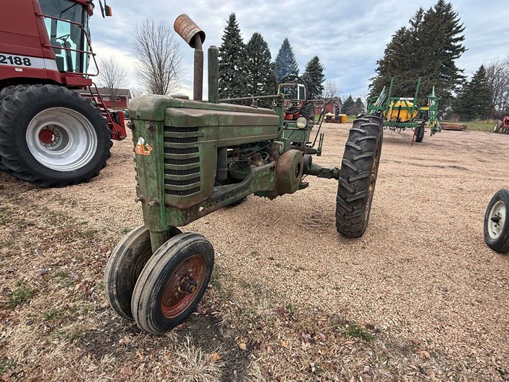 john-deere-model-b-image-3