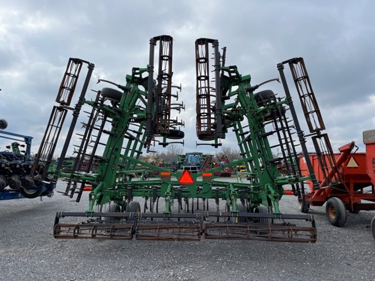 john-deere-2210-image-3