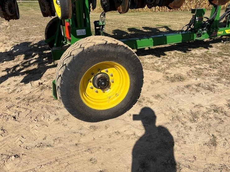2023-john-deere-1745-image-24