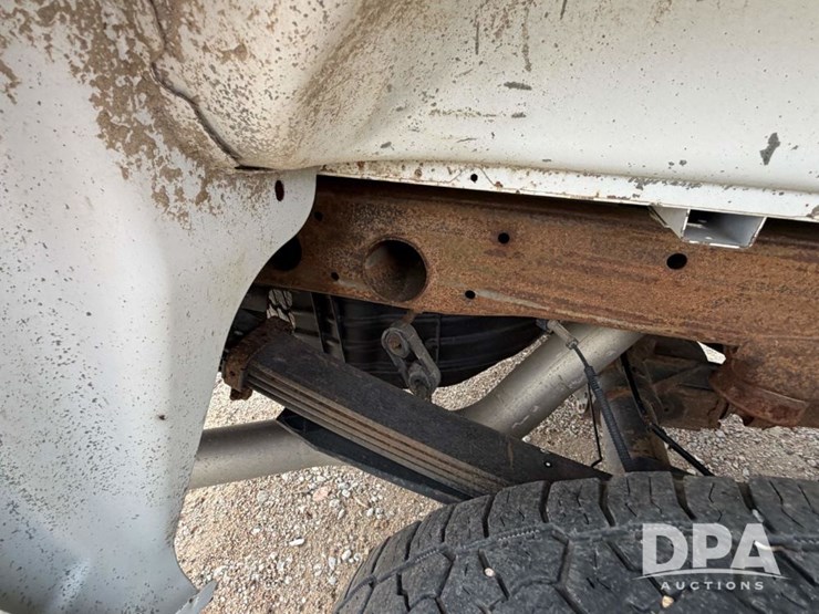 2012-chevrolet-2500hd-image-26