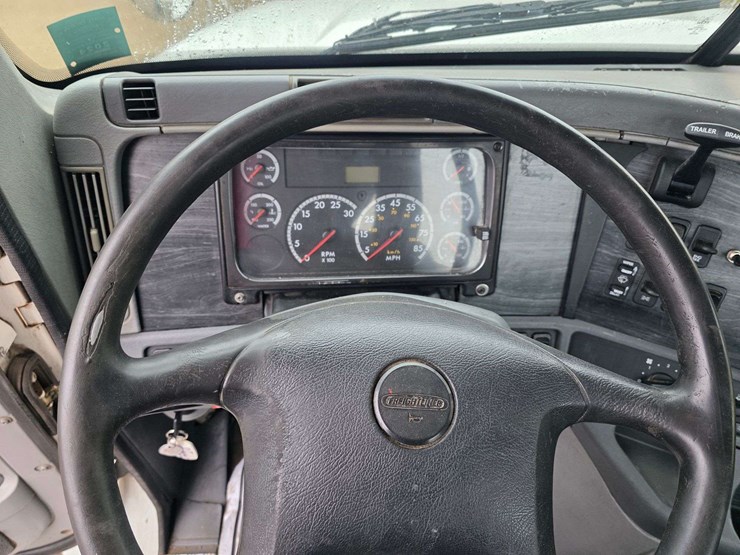 2007-freightliner-cl120-day-cab-semi,-978,000-miles,-detroit-series-60-–-14l-engine,-515hp,-10-speed-image-28