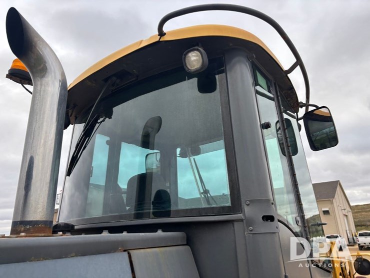 2007-deere-444j-image-47