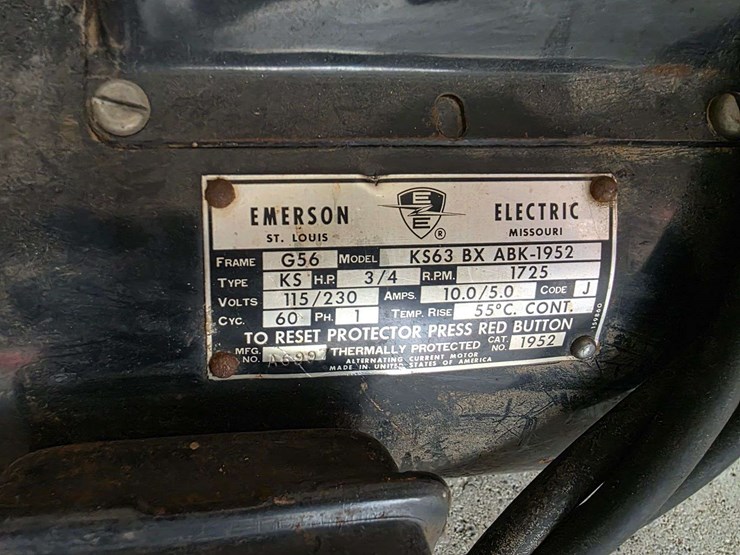 (2)-110v-electric-motors,-1-–-3/4hp-and-1-unknown,-all-in-working-order-per-seller,-buying-all-for-o-image-2