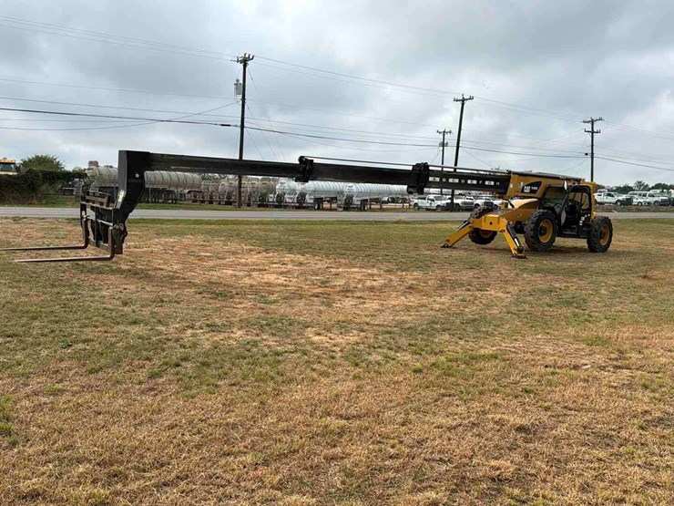 caterpillar-tl1055d-image-8