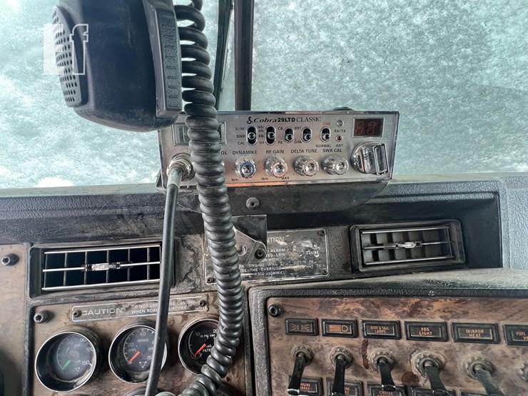 1996-kenworth-t600-image-23