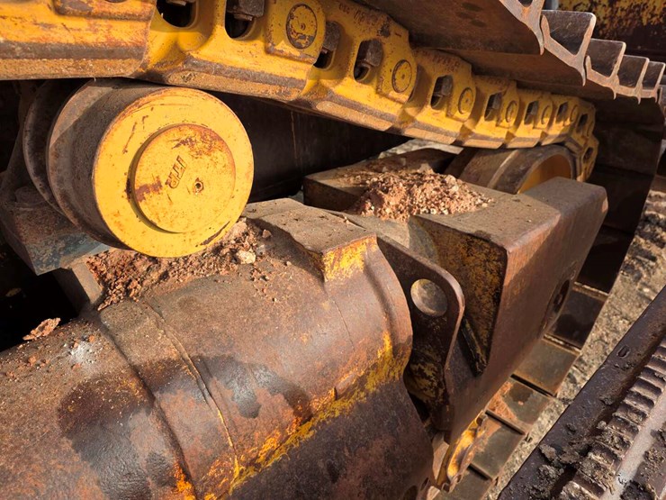 caterpillar-d8-image-16