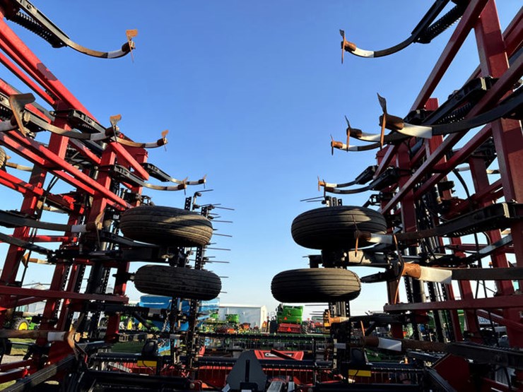 case-ih-200-image-12