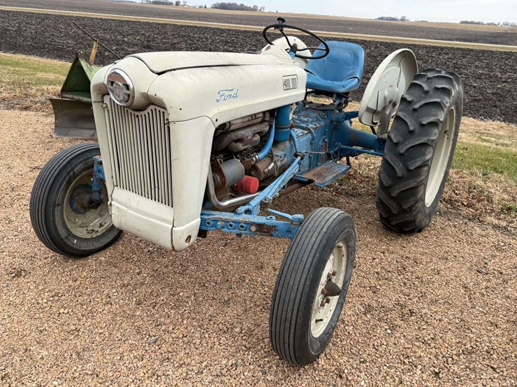 1954-ford-tractor-image-1