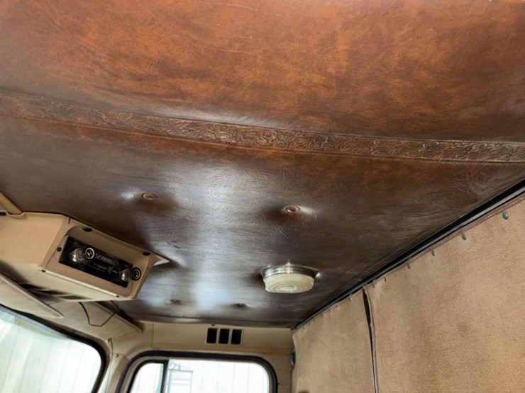 1983-international-co9670-cabover-semi-tractor,-xl-series,-400-cummins,-13-speed,-11r24.5-rears-on-s-image-40