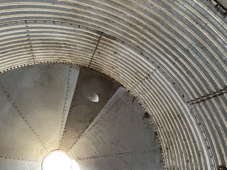 #114501-•-bulk-feed-bin-image-7