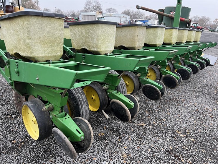 john-deere-7000-image-7