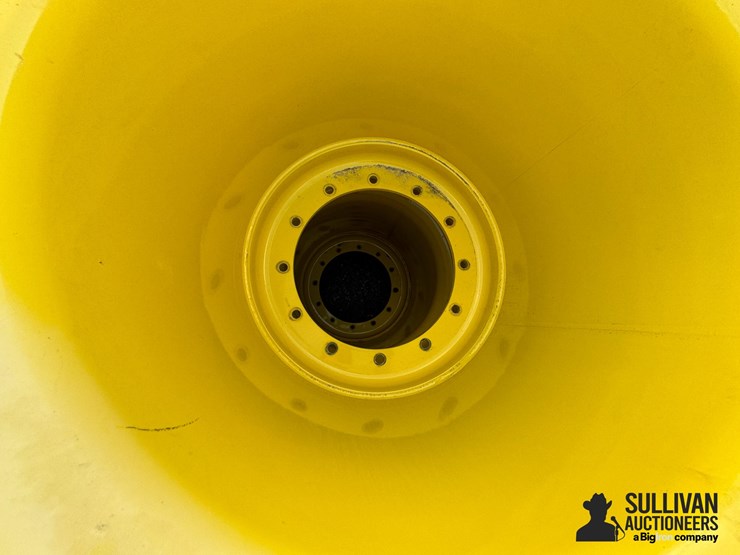 lsw-tires-&-rims-for-jd-8r-tractor-image-9