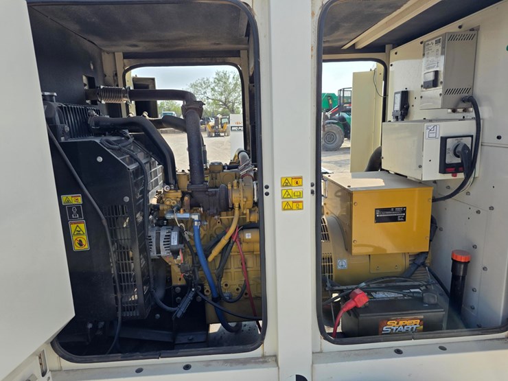 caterpillar-xq30-image-6