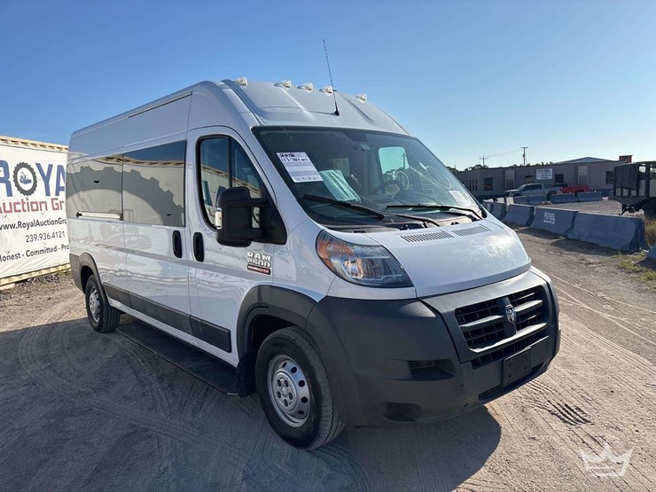 2018-ram-promaster-2500-image-2