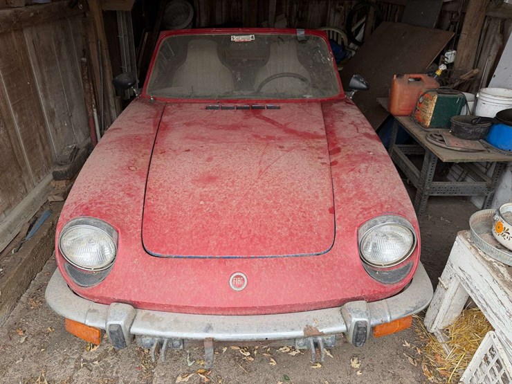 1970-fiat-spider-convertible,-non-running,-turns-over,-with-title-and-books-image-16