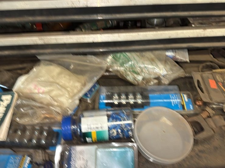 #174-•-craftsman-toolbox-and-contents*-image-6