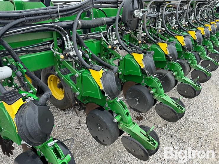 john-deere-db90-image-12