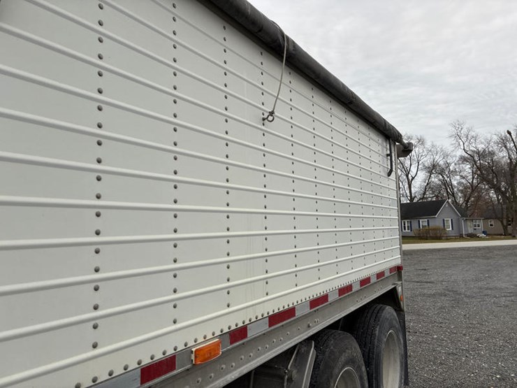 wilson-hopper-bottom-image-30