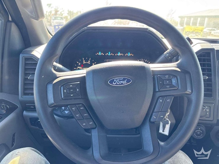 2018-ford-f-150-4x4-crew-cab-pickup-truck-image-14