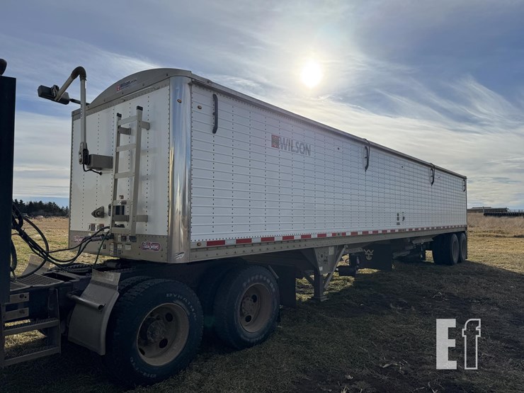 2014-wilson-grain-trailer-image-2