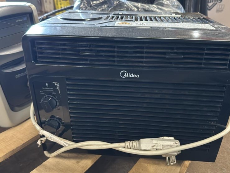 #190-•-skid-of-miscellaneous*-image-2