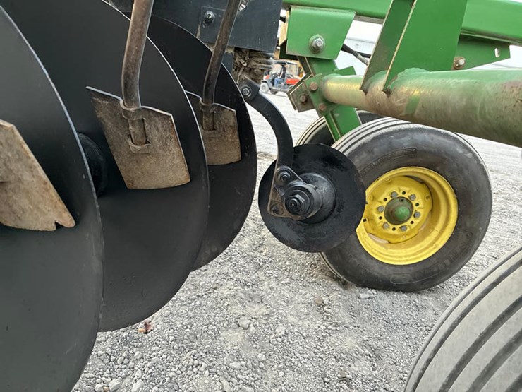 john-deere-630-image-37