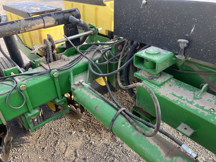 john-deere-7200-image-14