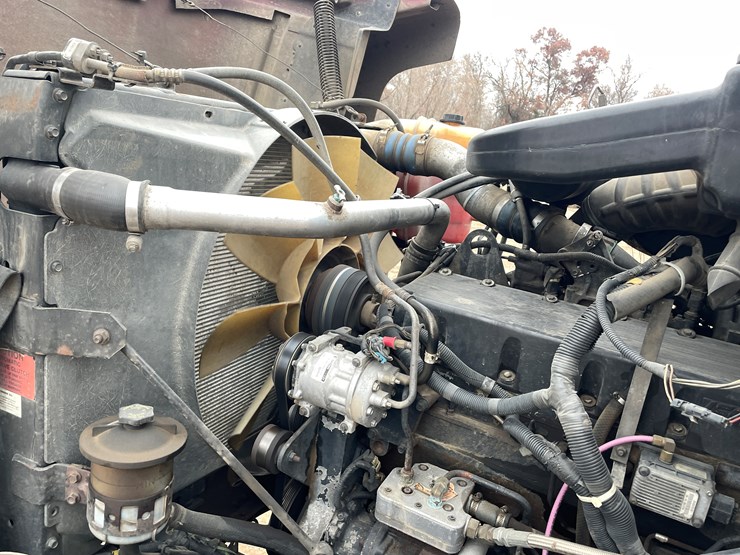 #1130-•-2005-international-5500i-6x4-dump-truck-(has-mn-title)-image-10