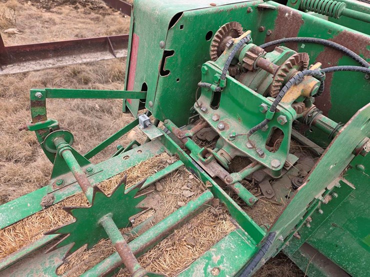 john-deere-348-image-12