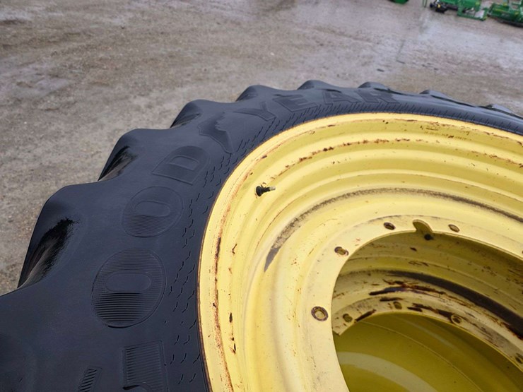 john-deere-8220-image-7