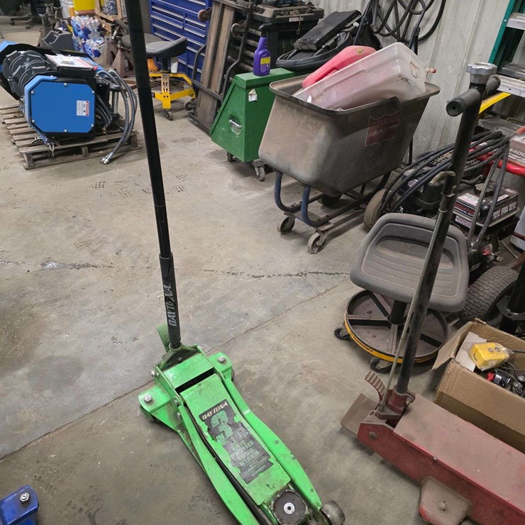 Daytona 3 Ton Low Profile Long Reach High Performance Jack, Model: DS300LRG – Green